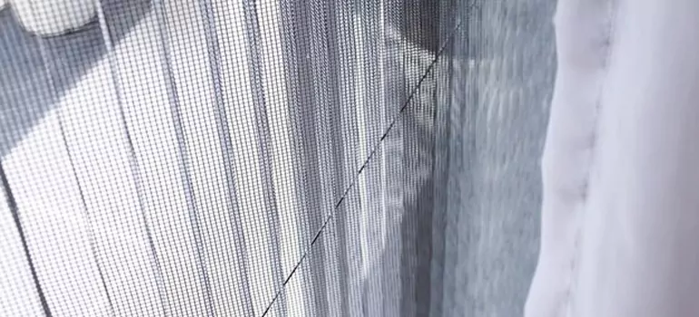 Fixing Screen Window Mesh in Niagara Falls, Ontario