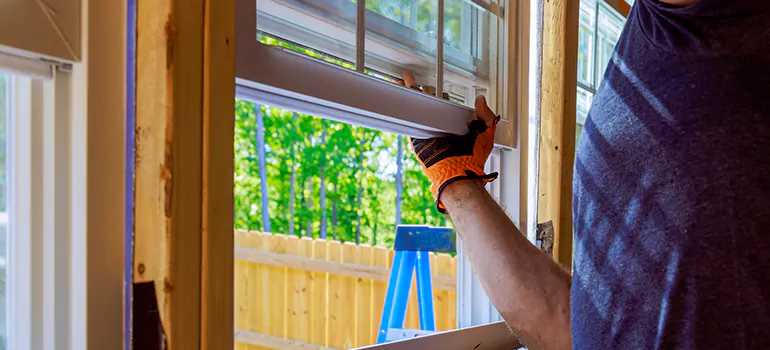 >Bay Window Curtain Rail Track in Niagara Falls, Ontario